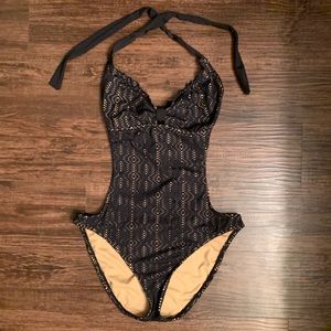 🔥Black cut outs over nude backing sexy monokini